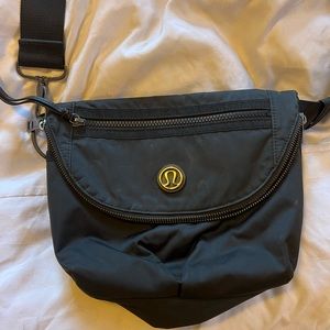 Lululemon purse